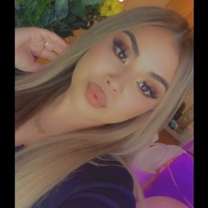 Meet your Posher, Angelique